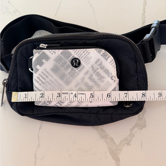 Lululemon Crossbody Bag & Card Case - Picture 4 of 16